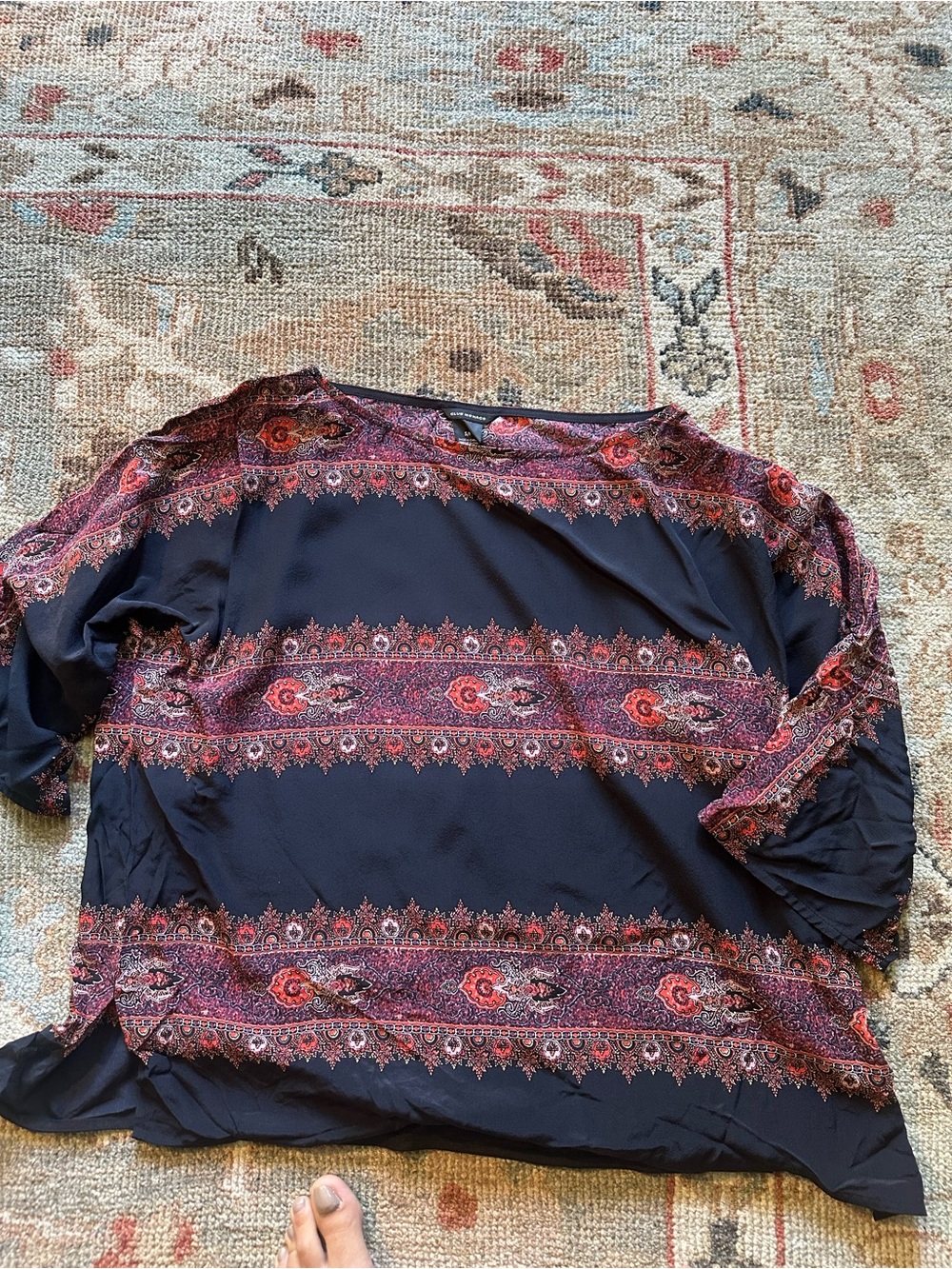 Club Monaco 100% silk - Women's Navy Patterned Blouse with Red Paisley Stripe